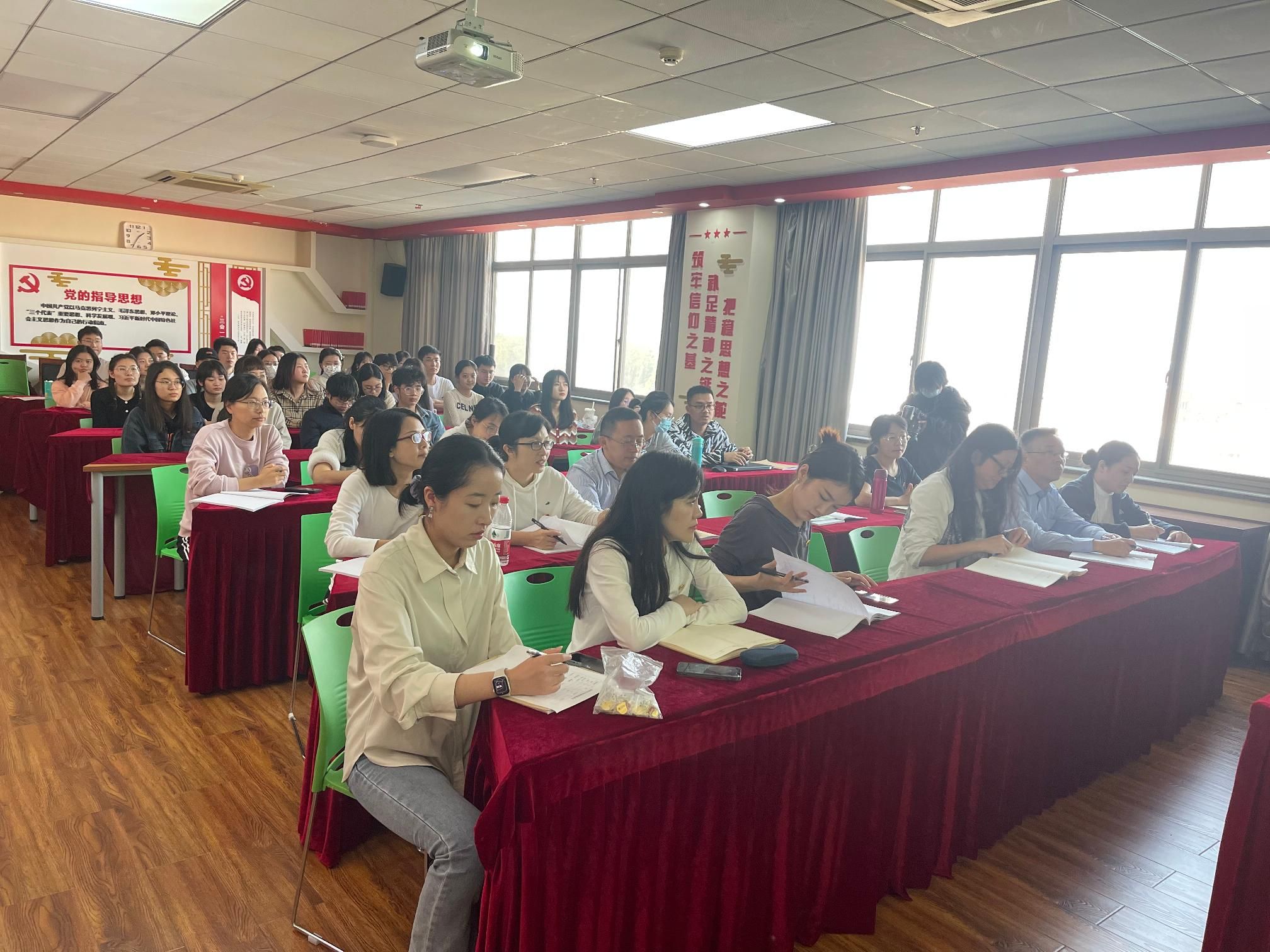 学党章百年历史变革,启航奋斗新征程